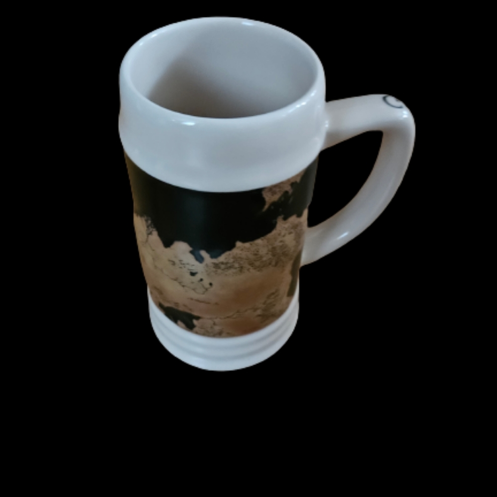 Game of Thrones Rabbit Tanaka 22oz. Westeros Map Beer Stein Mug 2014
